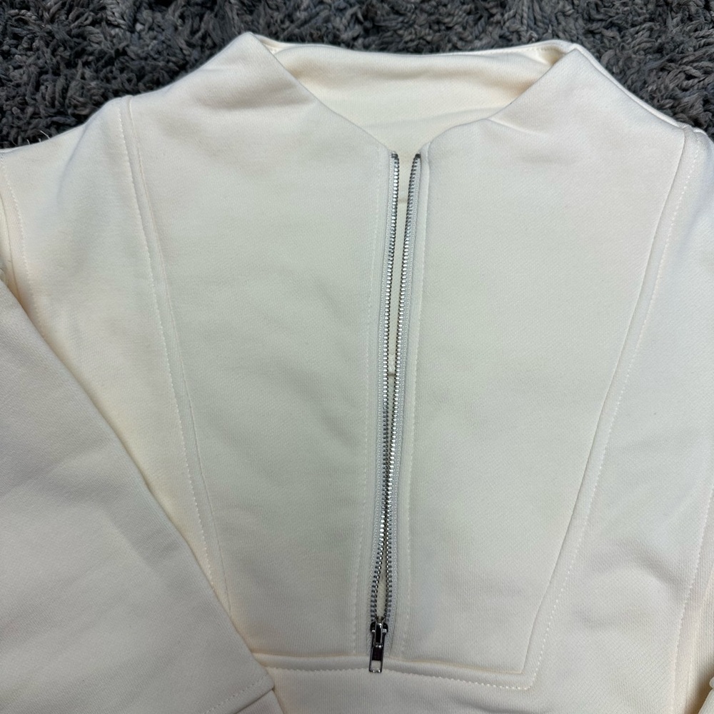 Cream Cropped Zip-Up Sweatshirt <<<<60>>>> - Picture 7 of 7